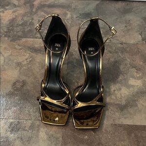 Zara Women's Metallic Gold Heels